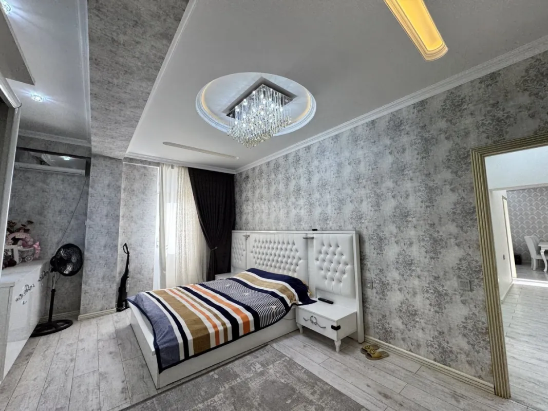 Satılır 3 otaqlı mənzil 115 m²