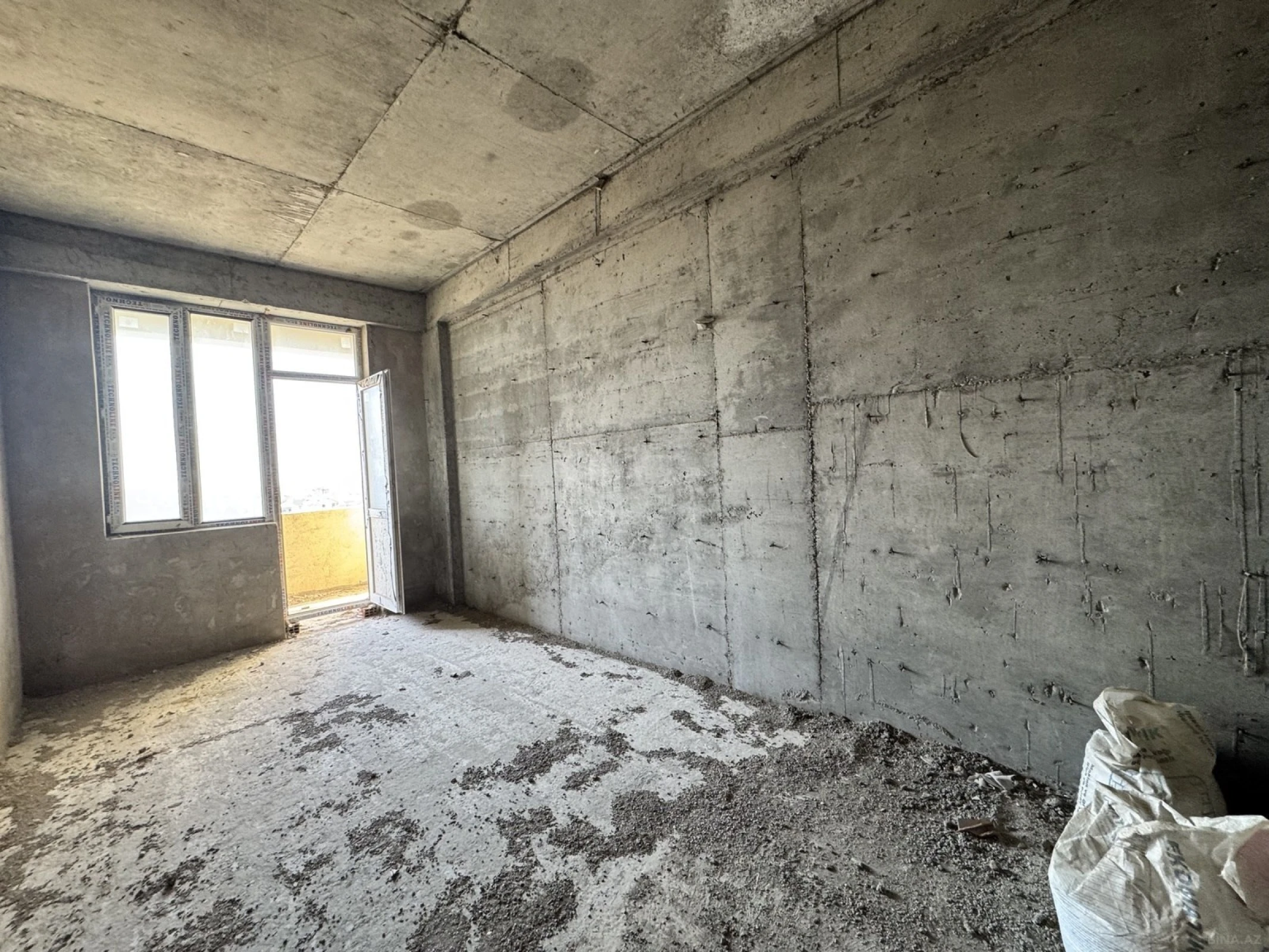 Satılır 3 otaqlı mənzil 120 m²