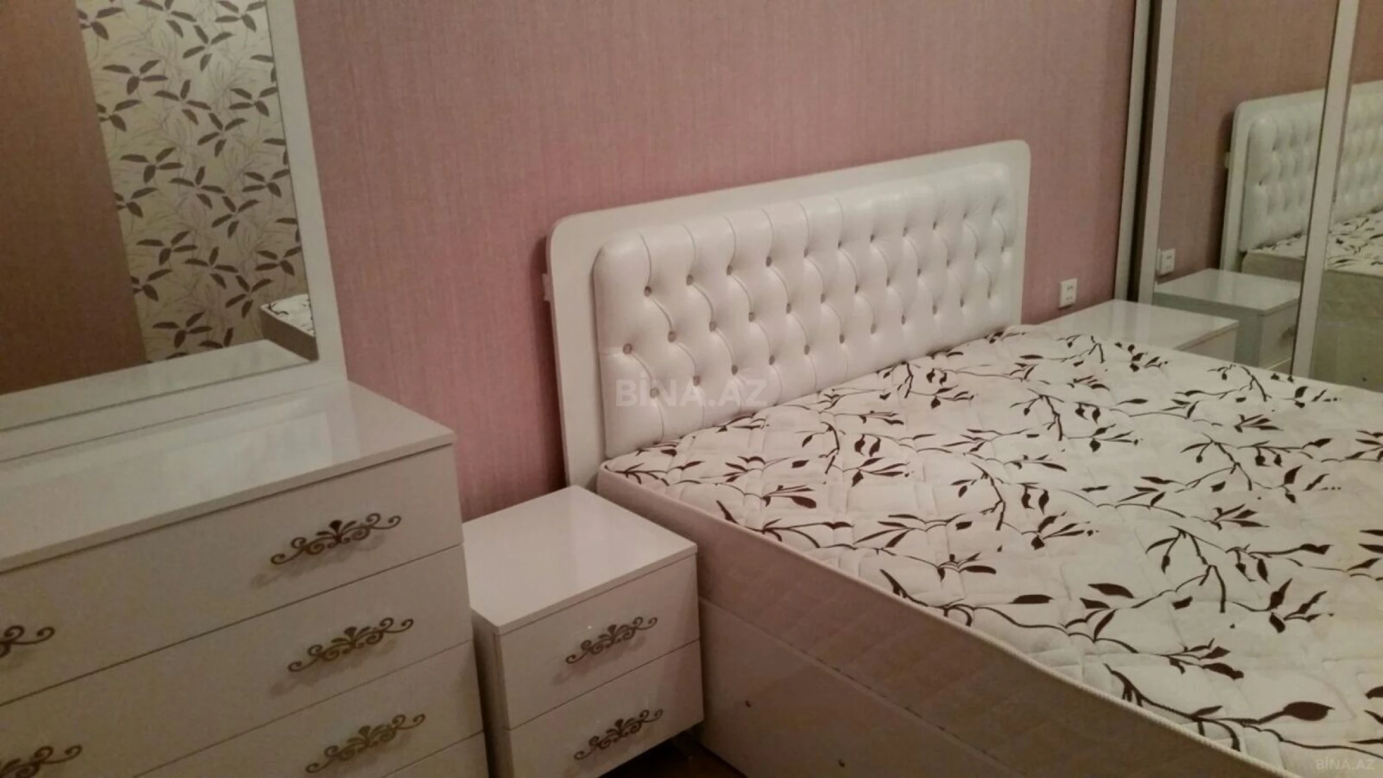 Kirayə verilir 2 otaqlı mənzil 75 m²