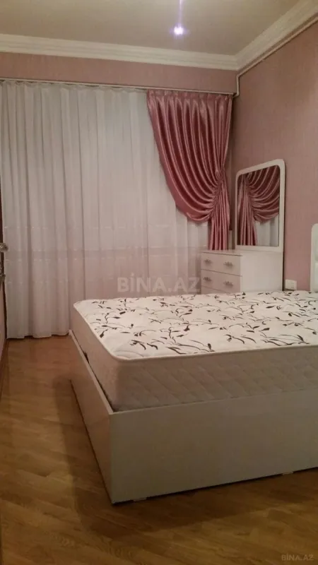 Kirayə verilir 2 otaqlı mənzil 75 m²