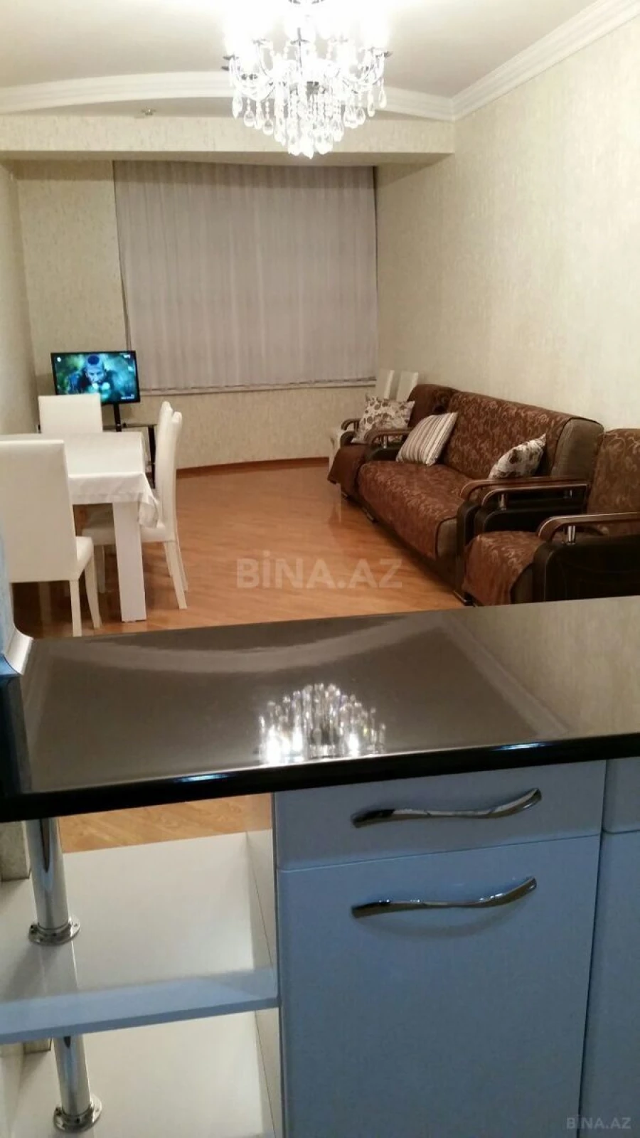 Kirayə verilir 2 otaqlı mənzil 75 m²