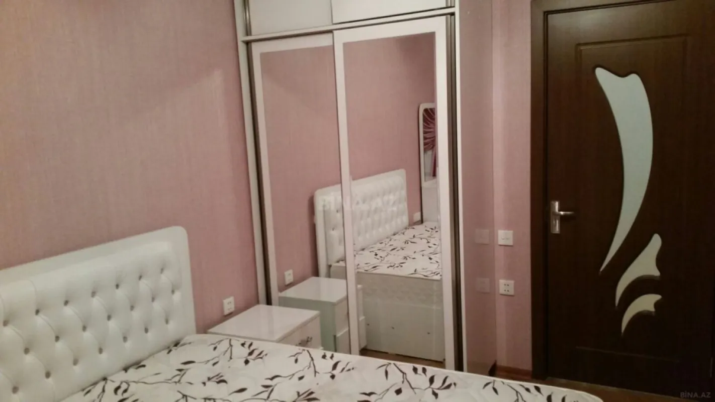 Kirayə verilir 2 otaqlı mənzil 75 m²