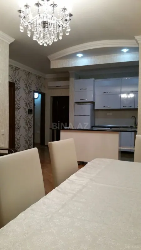 Kirayə verilir 2 otaqlı mənzil 75 m²