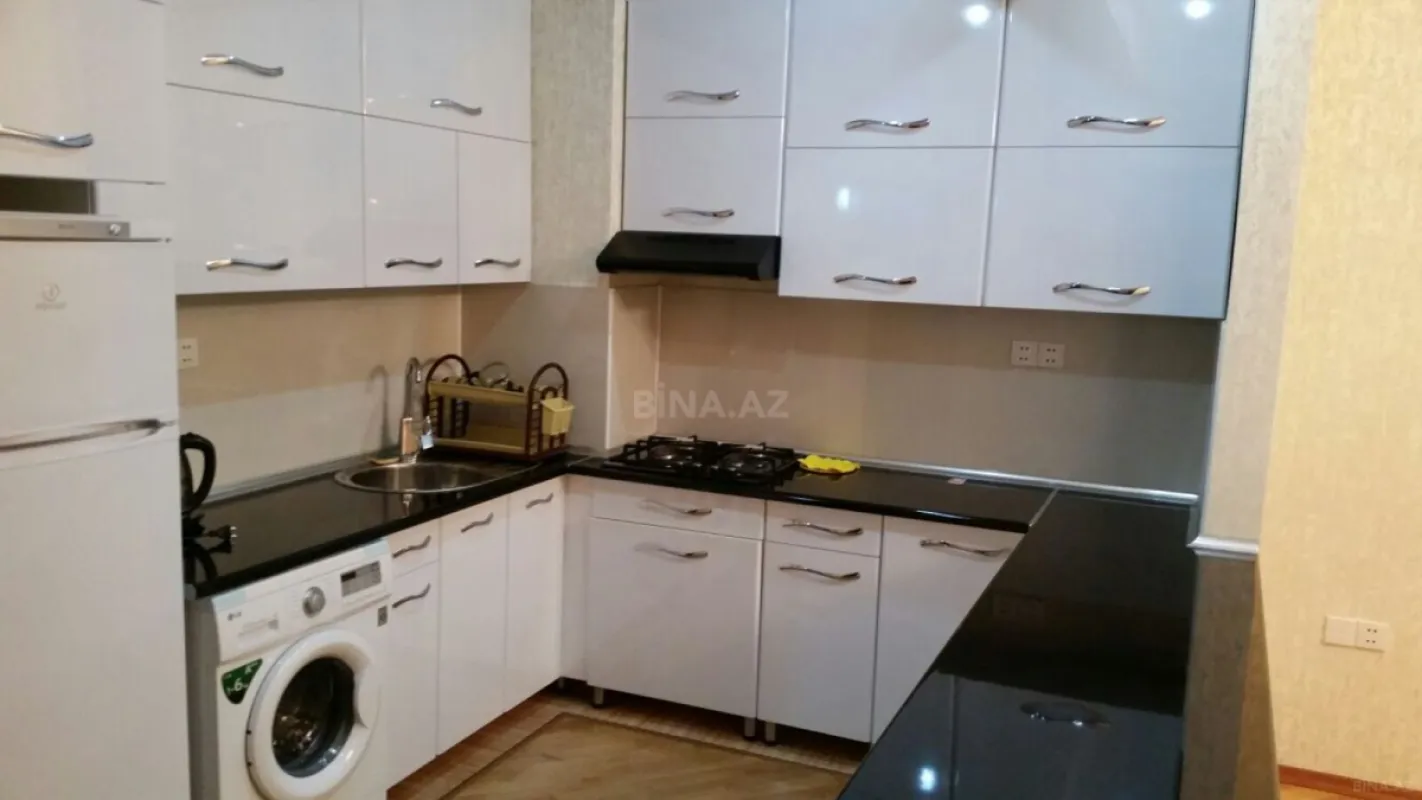 Kirayə verilir 2 otaqlı mənzil 75 m²