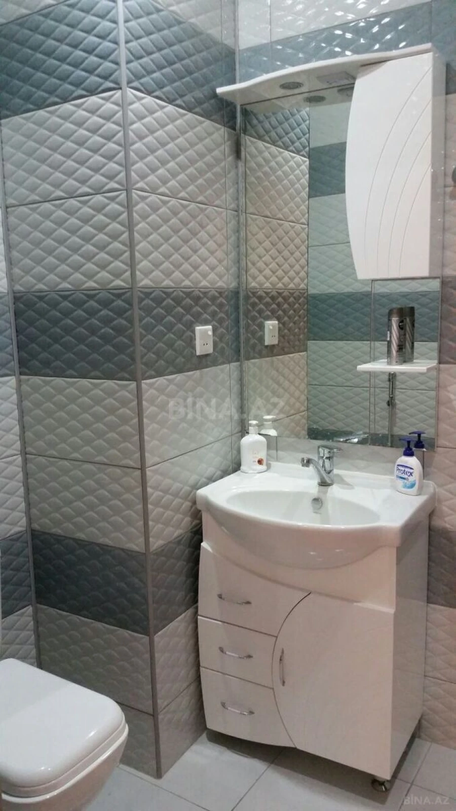 Kirayə verilir 2 otaqlı mənzil 75 m²