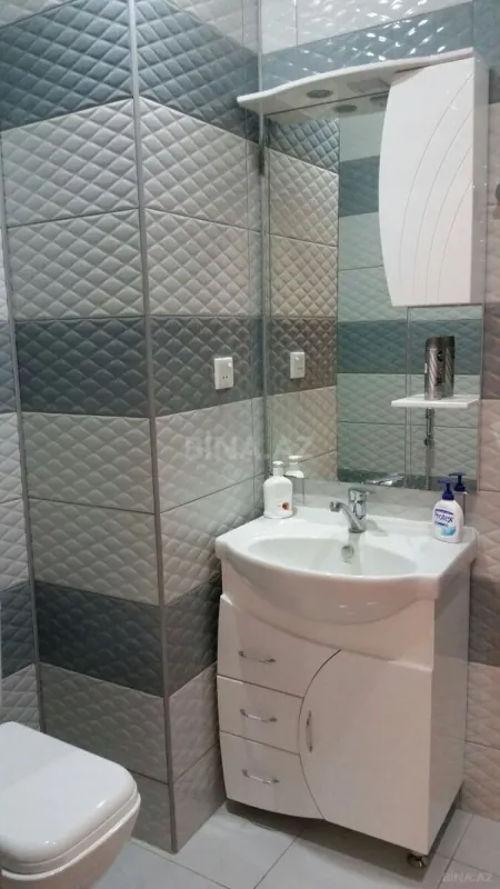 Kirayə verilir 2 otaqlı mənzil 75 m²