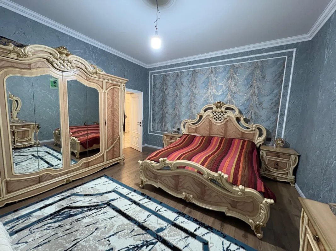 Satılır 6 otaqlı həyət evi 300 m²