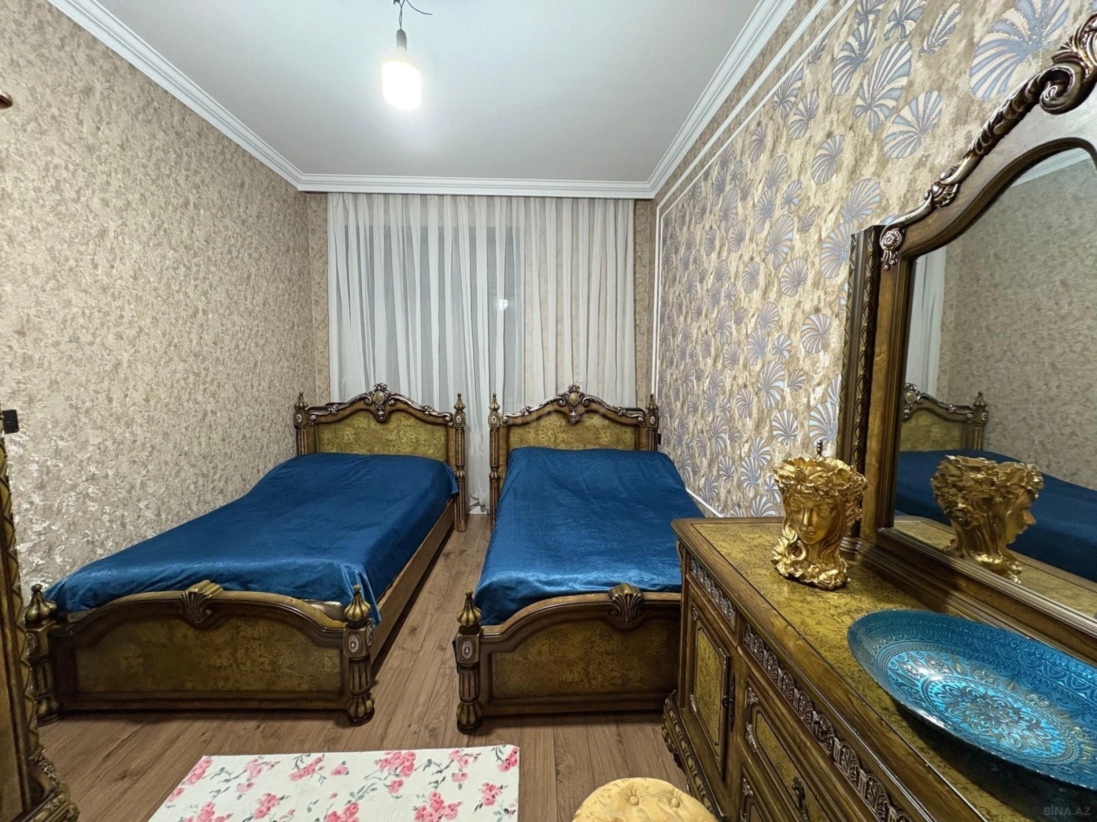 Satılır 6 otaqlı həyət evi 300 m²