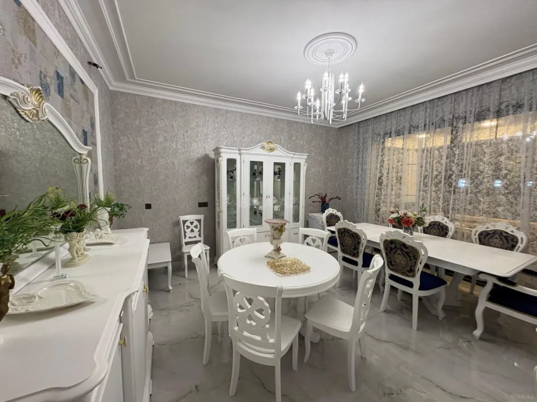 Satılır 6 otaqlı həyət evi 300 m²