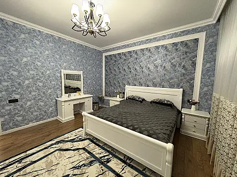 Satılır 6 otaqlı həyət evi 300 m²