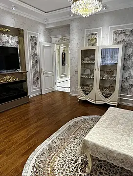 Kirayə verilir 3 otaqlı mənzil 165 m²