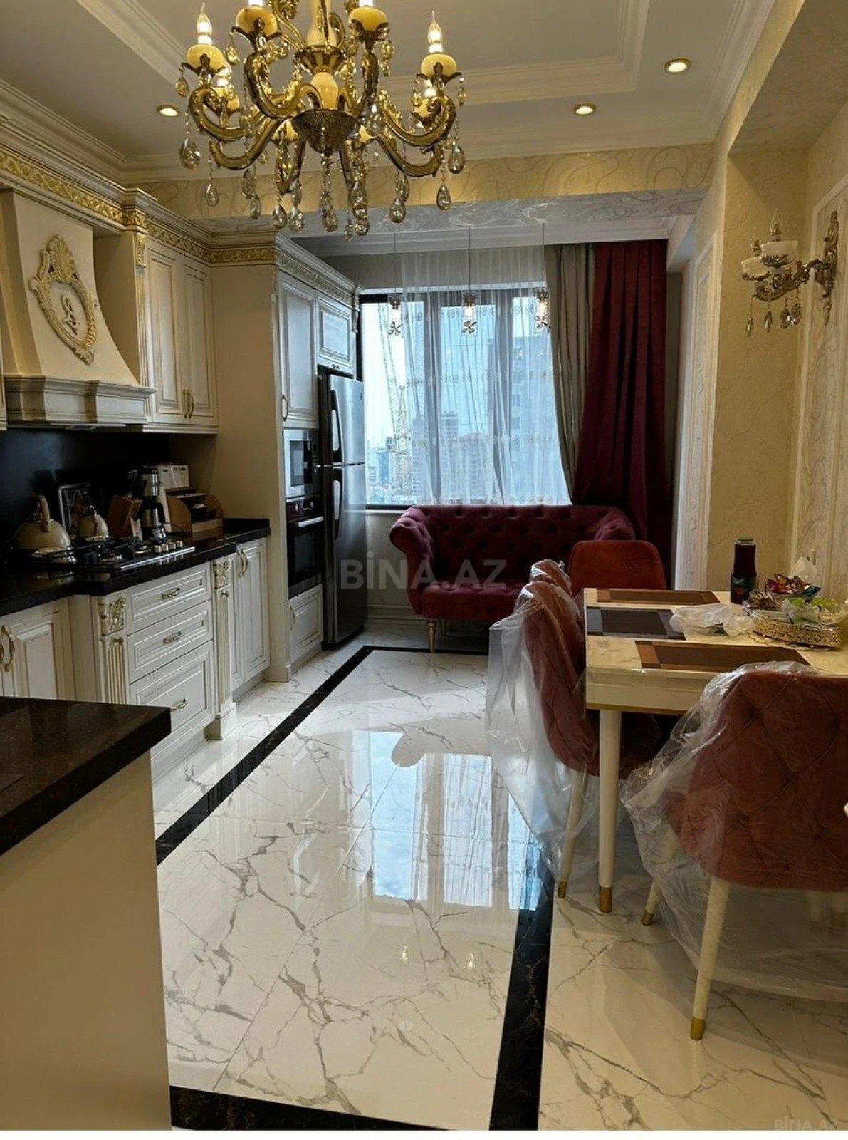 Kirayə verilir 3 otaqlı mənzil 165 m²