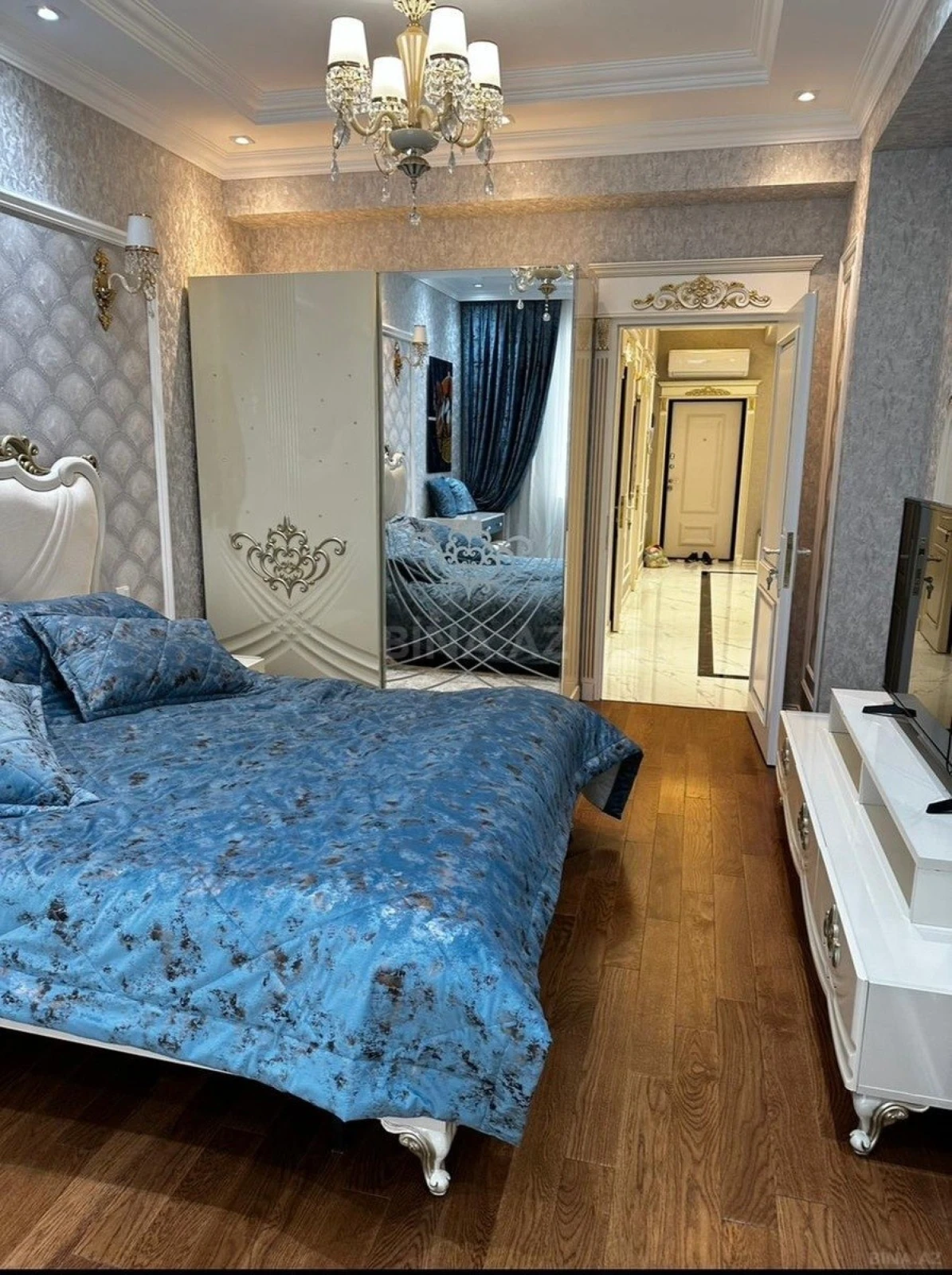 Kirayə verilir 3 otaqlı mənzil 165 m²