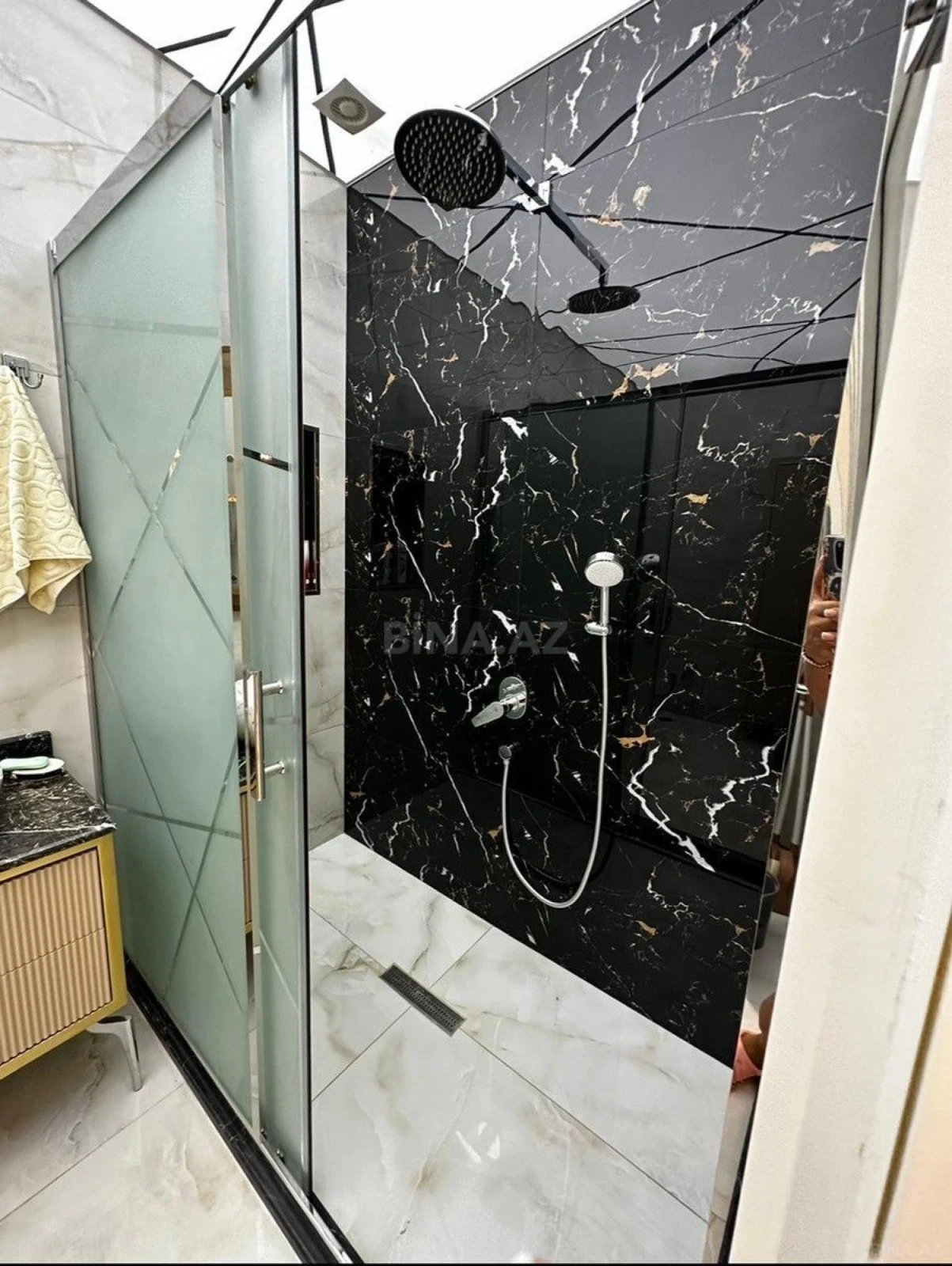 Kirayə verilir 3 otaqlı mənzil 165 m²