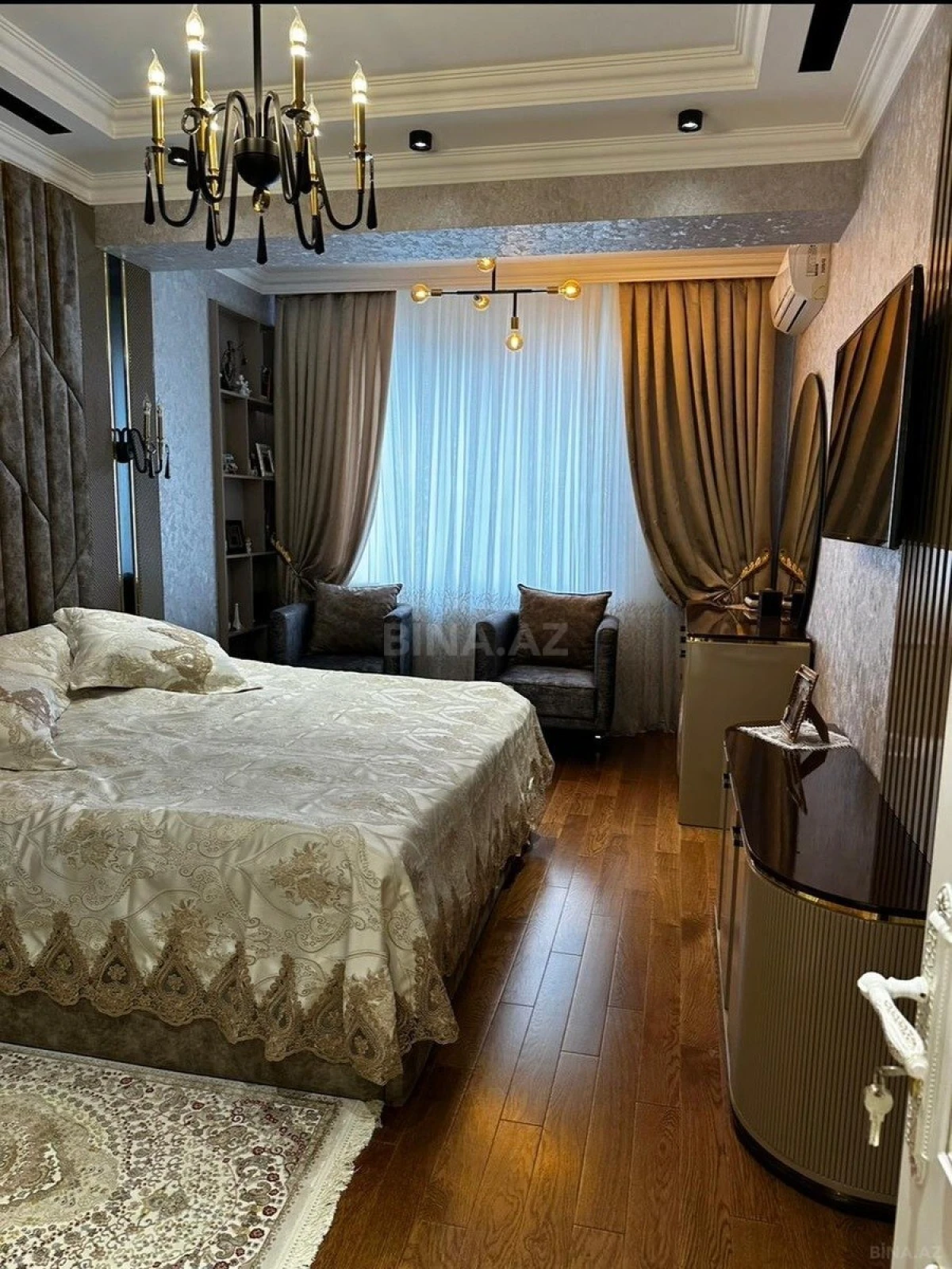 Kirayə verilir 3 otaqlı mənzil 165 m²