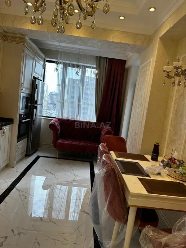 Kirayə verilir 3 otaqlı mənzil 165 m²