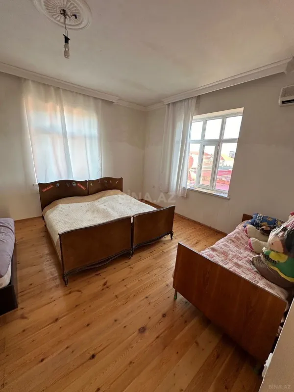 Satılır 4 otaqlı həyət evi 200 m²