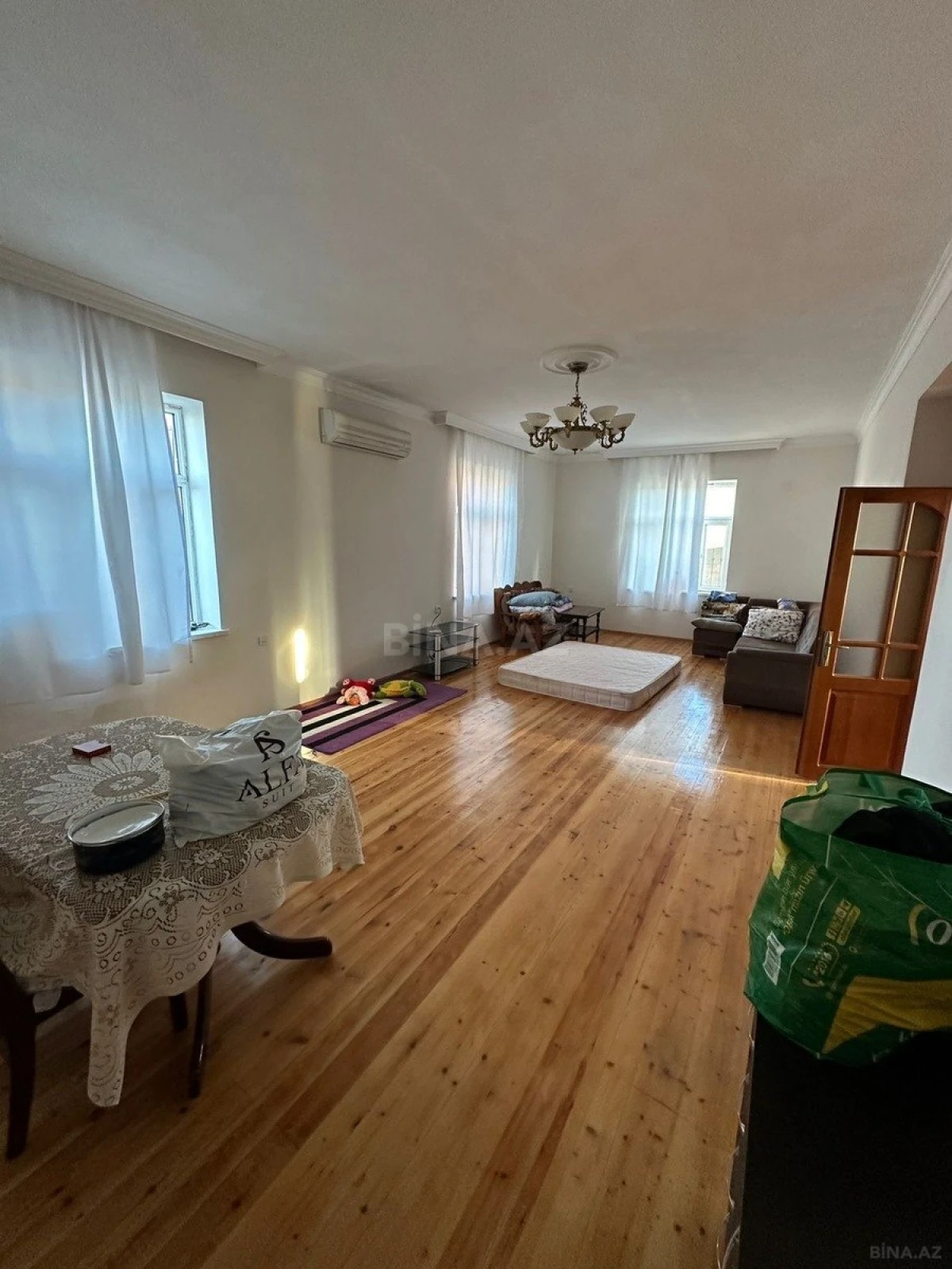 Satılır 4 otaqlı həyət evi 200 m²