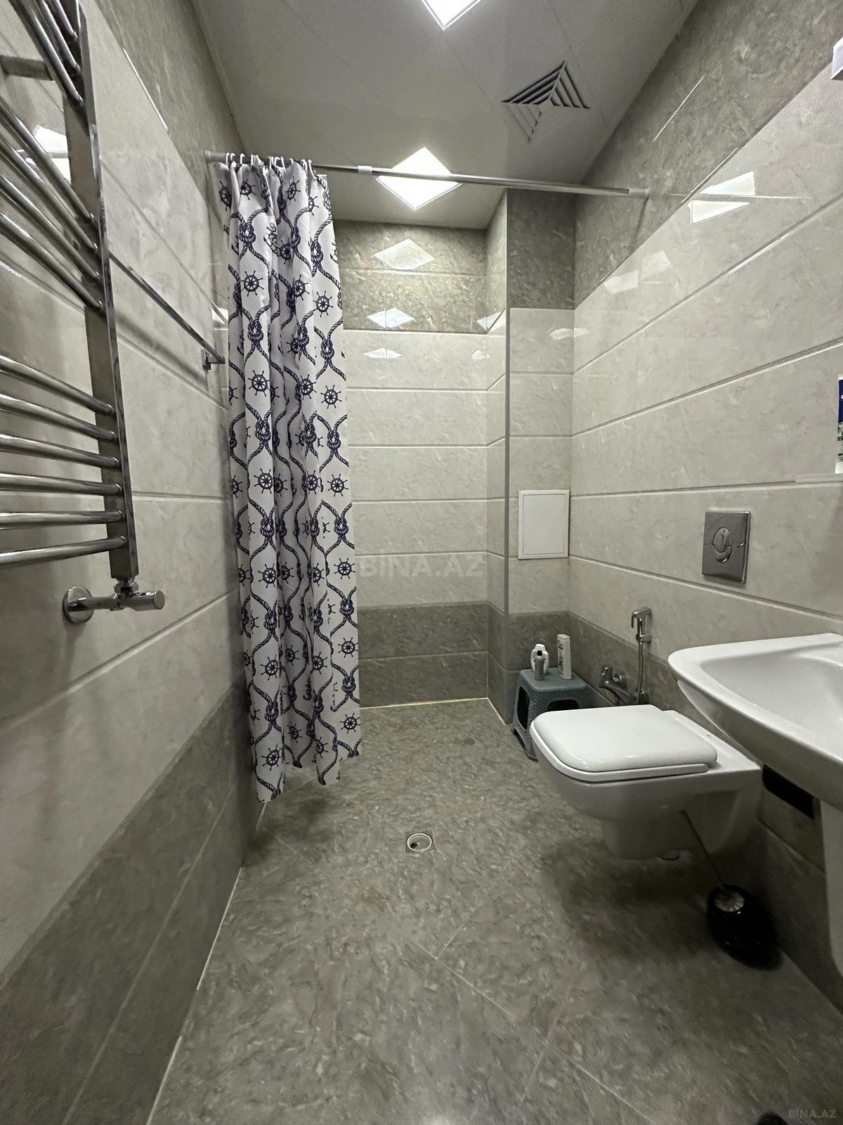 Satılır 2 otaqlı mənzil 75 m²