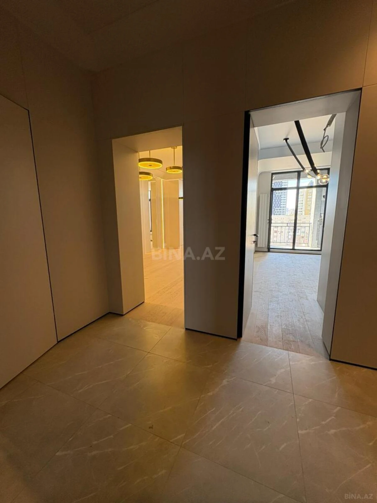 Satılır 3 otaqlı mənzil 109 m²