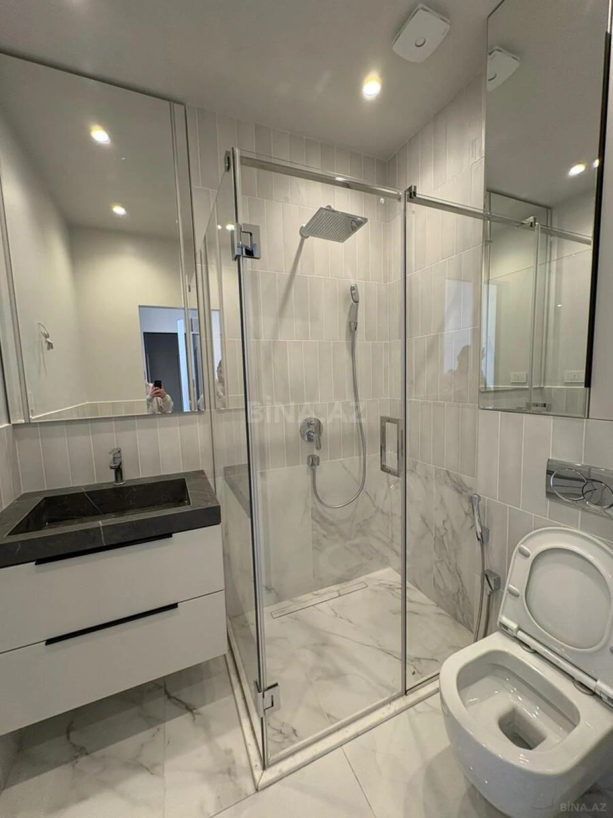 Satılır 3 otaqlı mənzil 109 m²