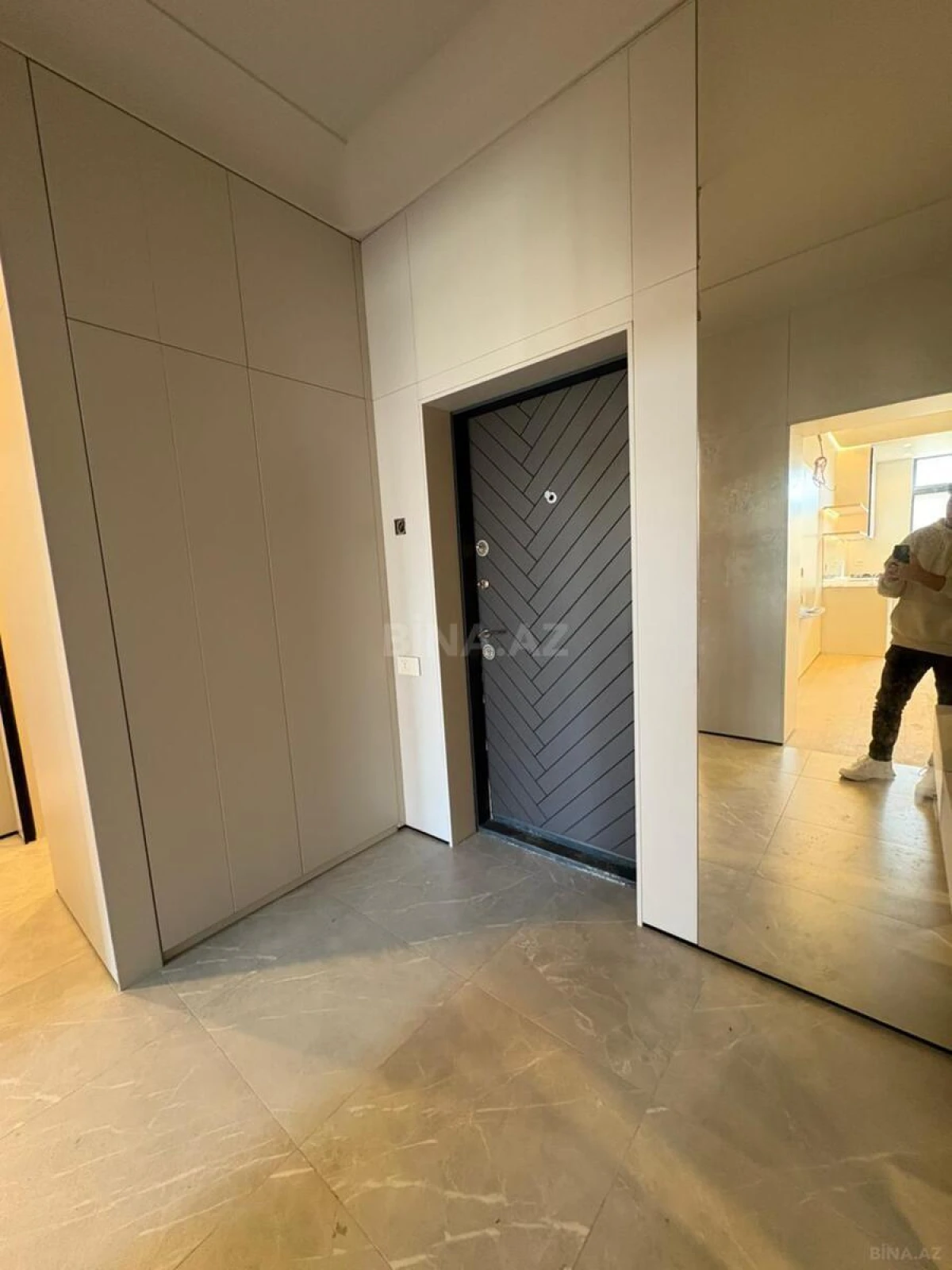 Satılır 3 otaqlı mənzil 109 m²