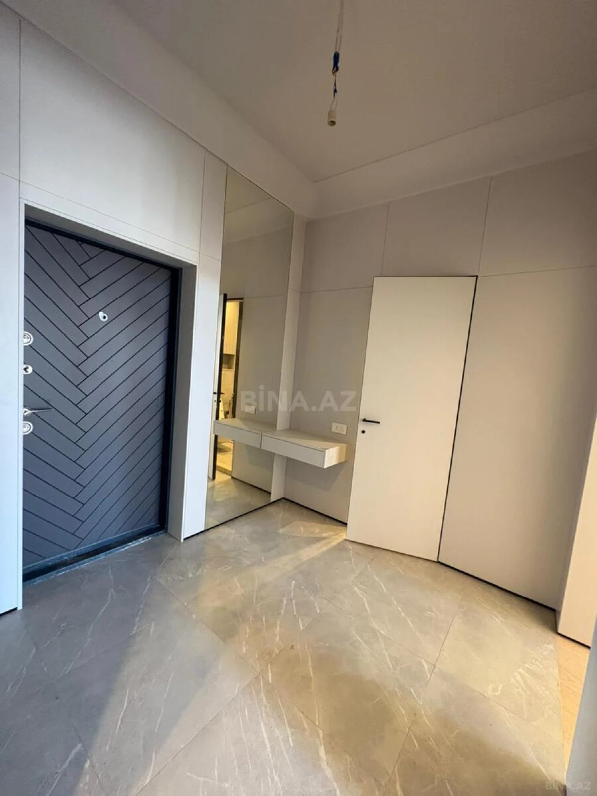 Satılır 3 otaqlı mənzil 109 m²