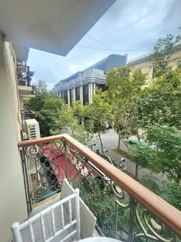 Kirayə verilir 2 otaqlı mənzil 70 m²