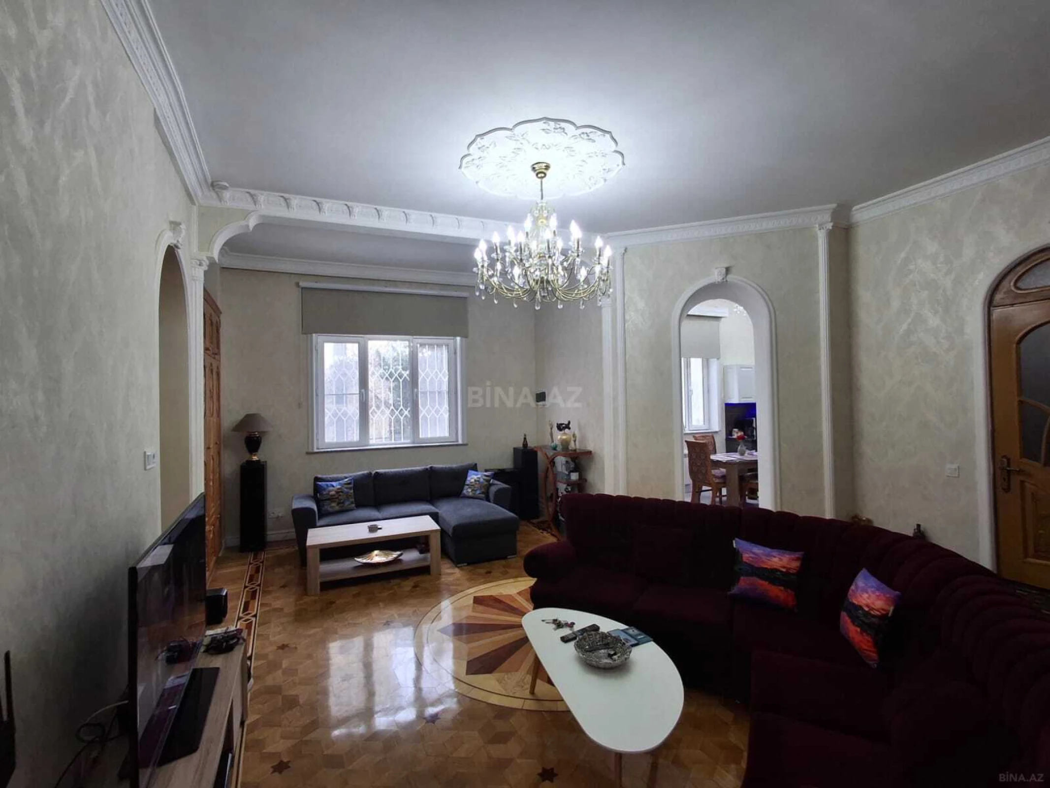 Satılır 5 otaqlı mənzil 150 m²