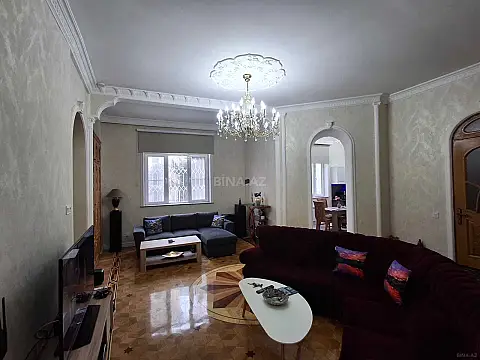 Satılır 5 otaqlı mənzil 150 m²