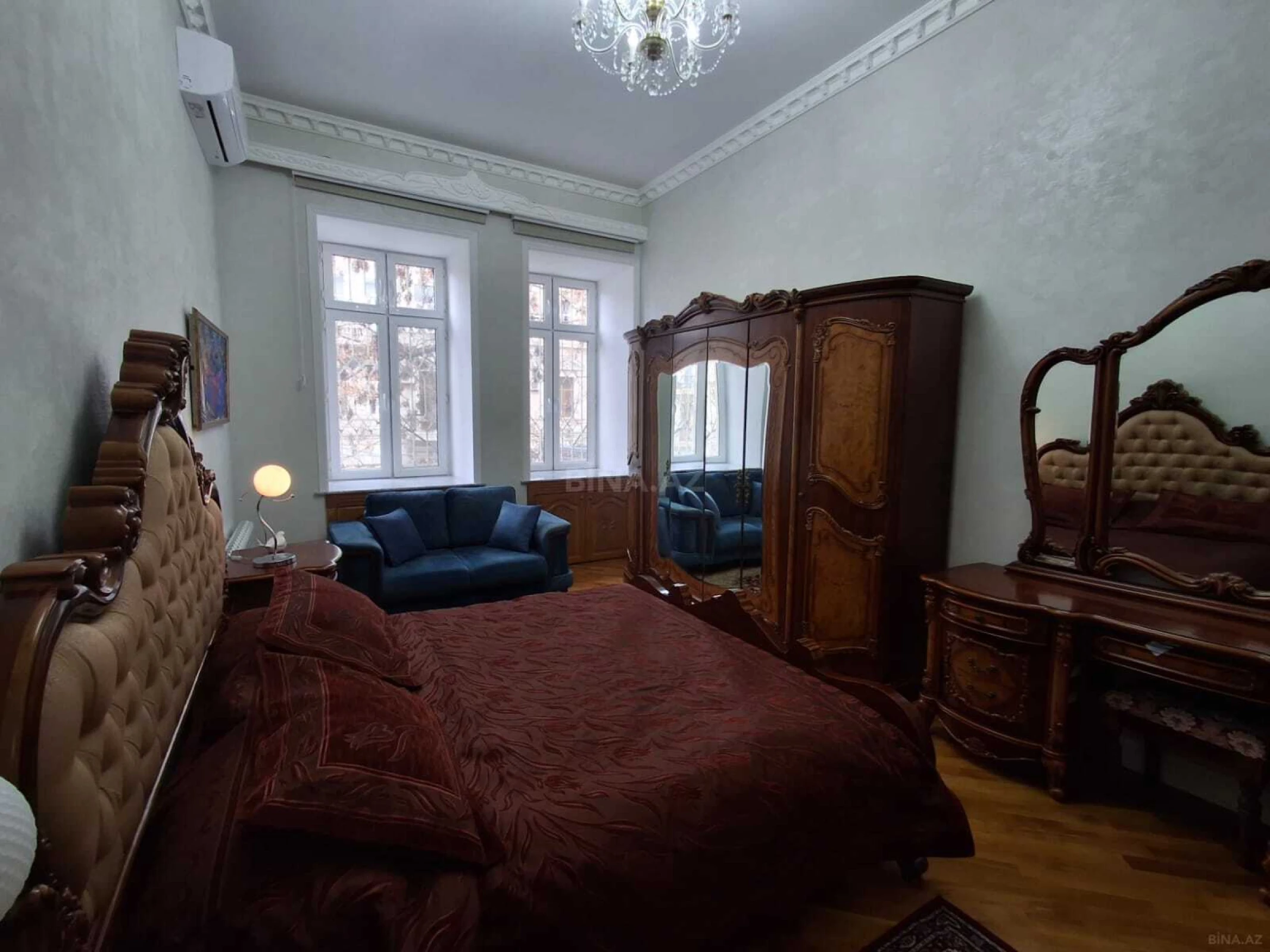 Satılır 5 otaqlı mənzil 150 m²