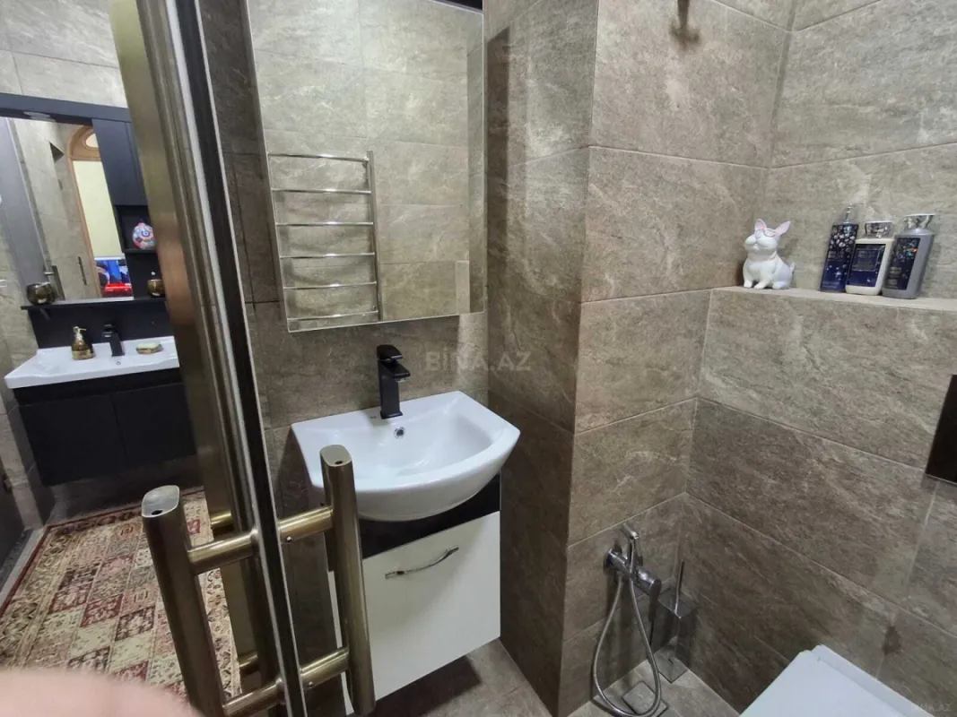 Satılır 5 otaqlı mənzil 150 m²