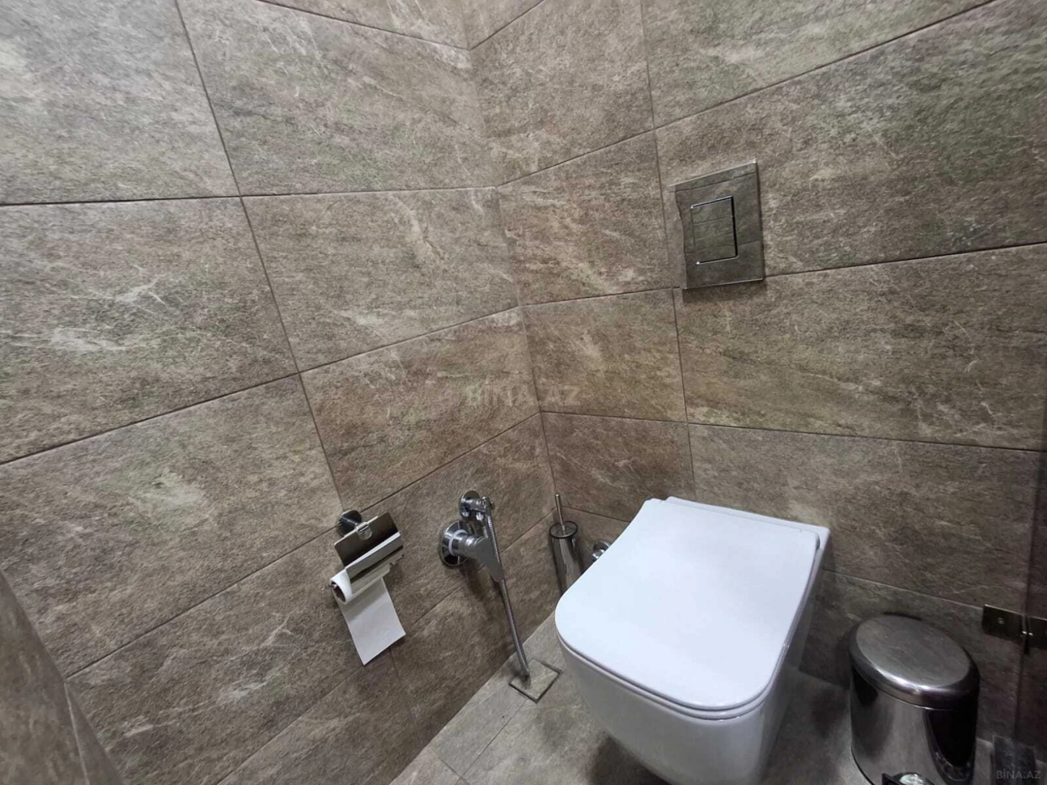 Satılır 5 otaqlı mənzil 150 m²