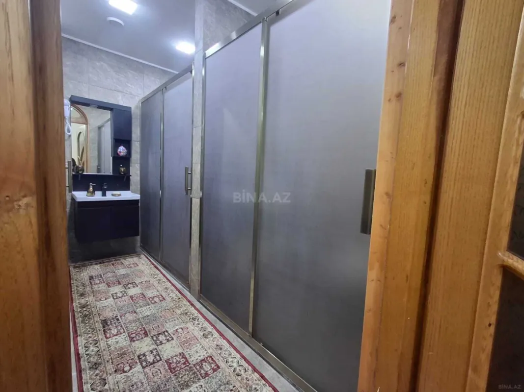 Satılır 5 otaqlı mənzil 150 m²
