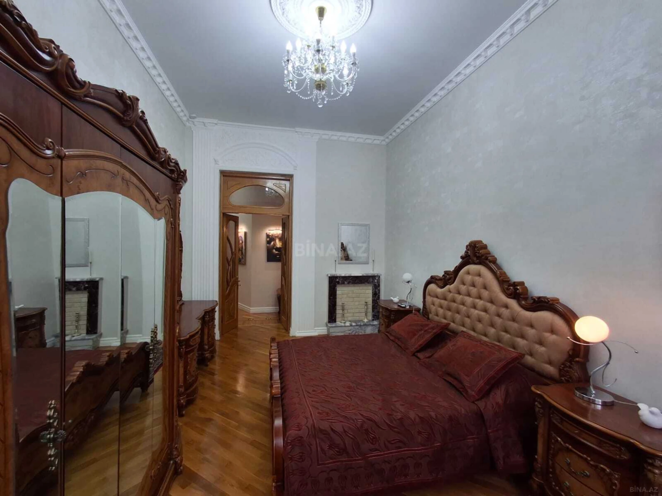 Satılır 5 otaqlı mənzil 150 m²