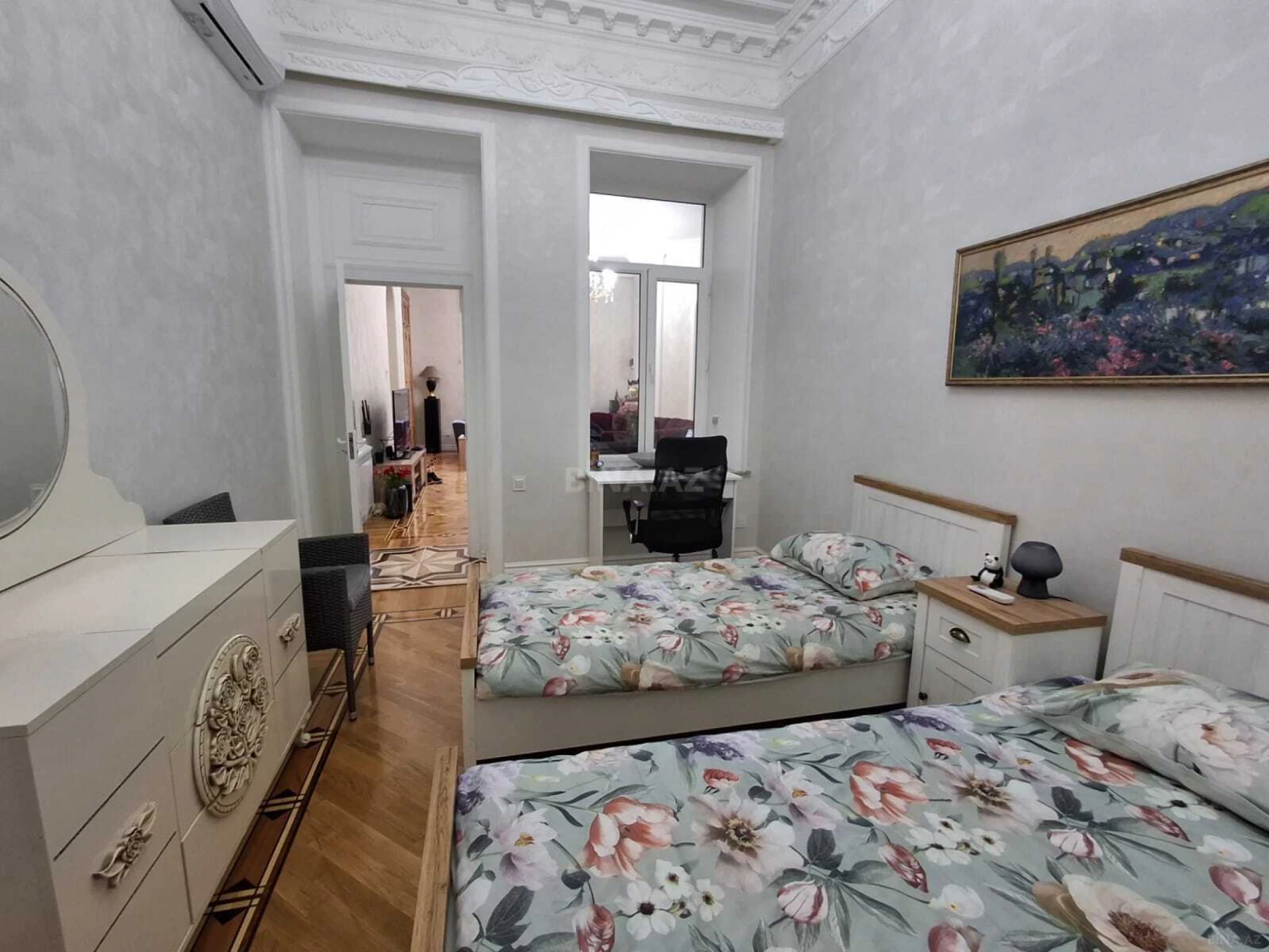 Satılır 5 otaqlı mənzil 150 m²