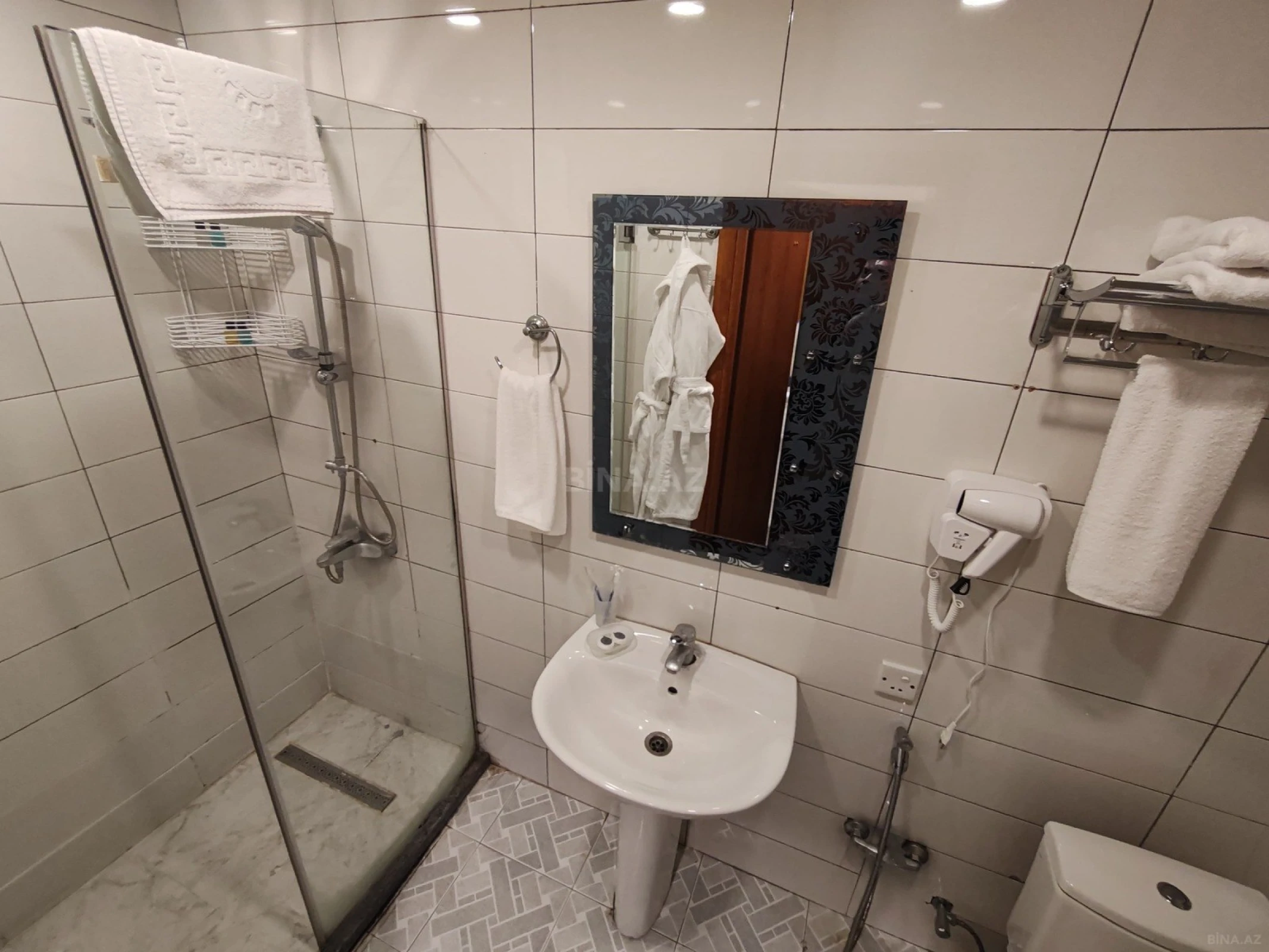 Satılır obyekt 320 m²