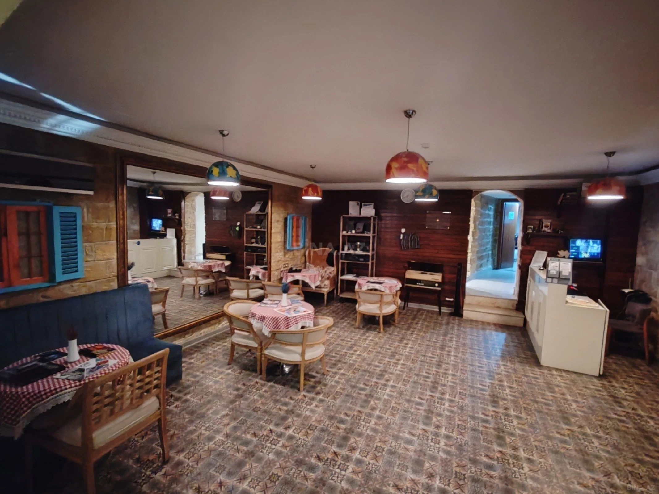 Satılır obyekt 320 m²