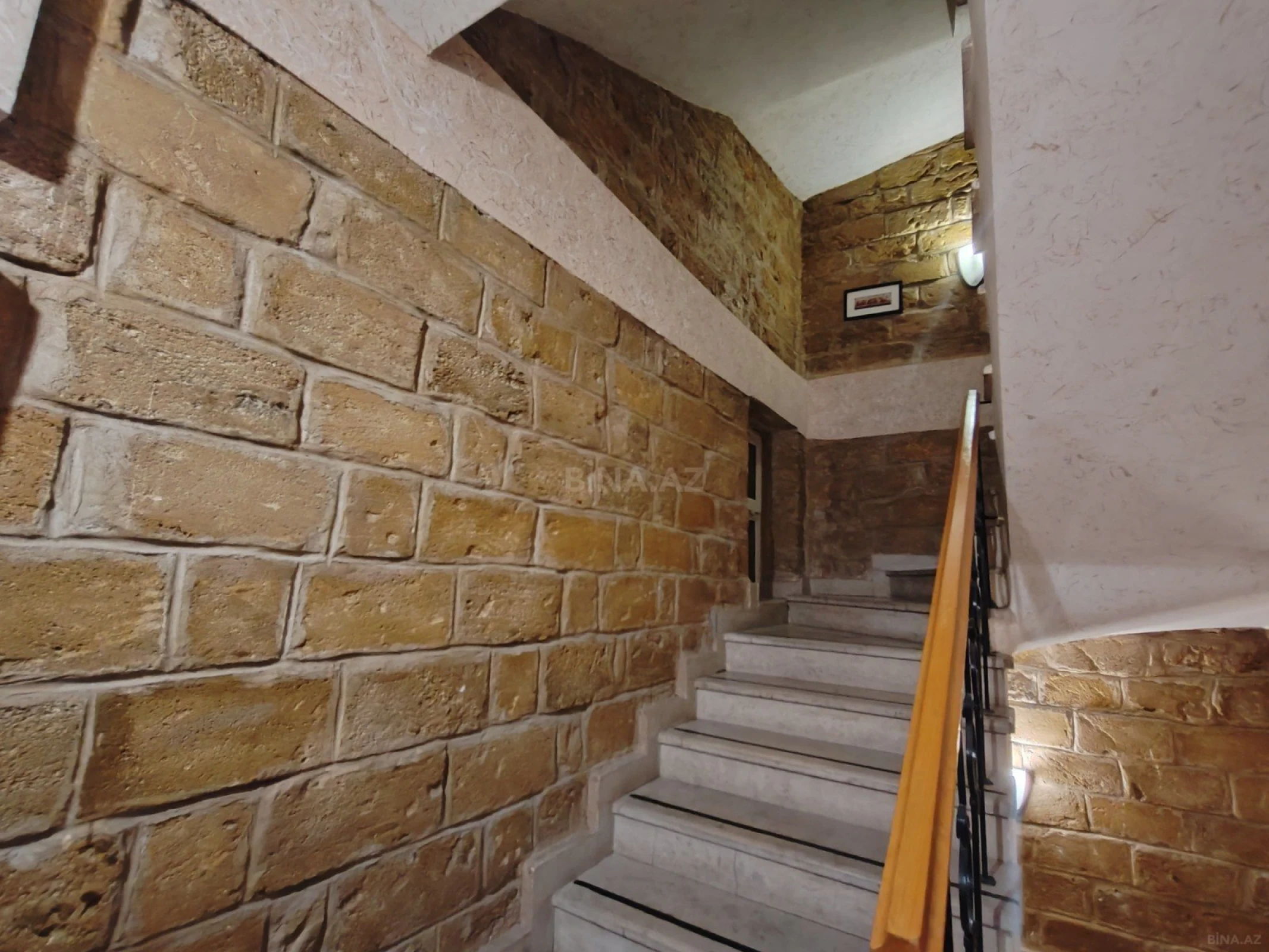 Satılır obyekt 320 m²