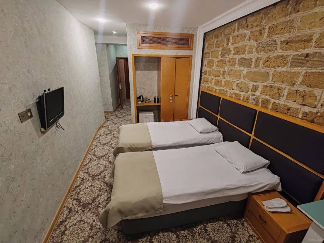 Satılır obyekt 320 m²