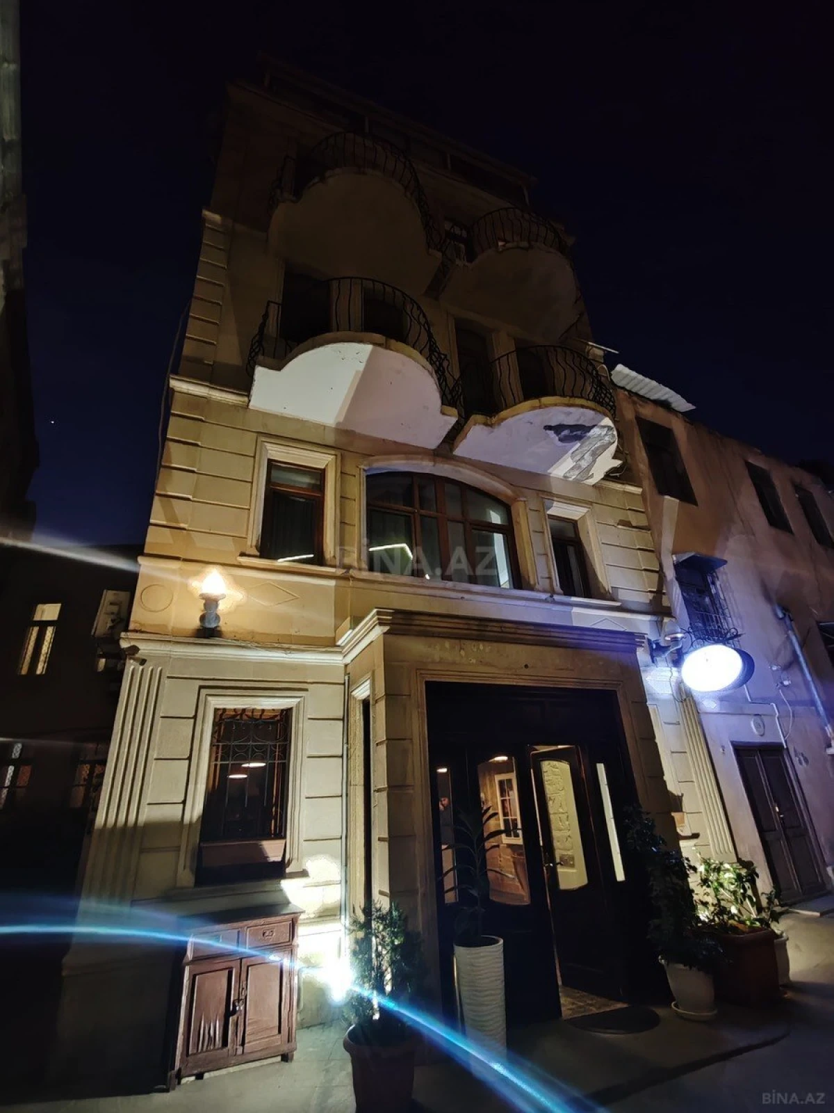 Satılır obyekt 320 m²