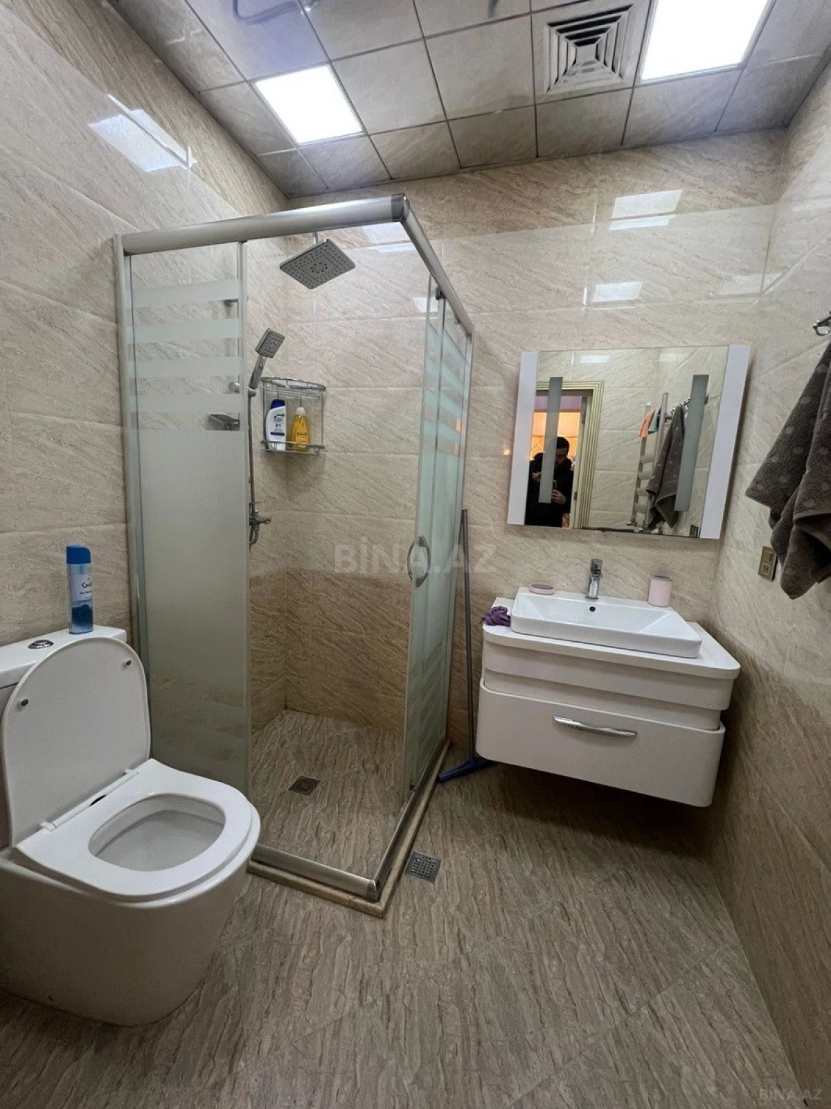 Kirayə verilir 2 otaqlı mənzil 95 m²