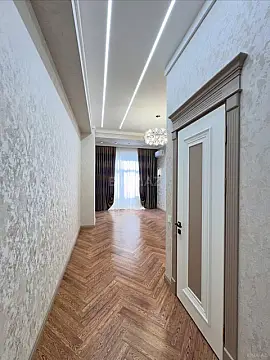 Satılır 4 otaqlı mənzil 195 m²