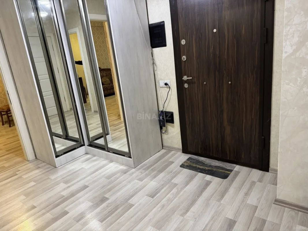 Satılır 2 otaqlı mənzil 72 m²