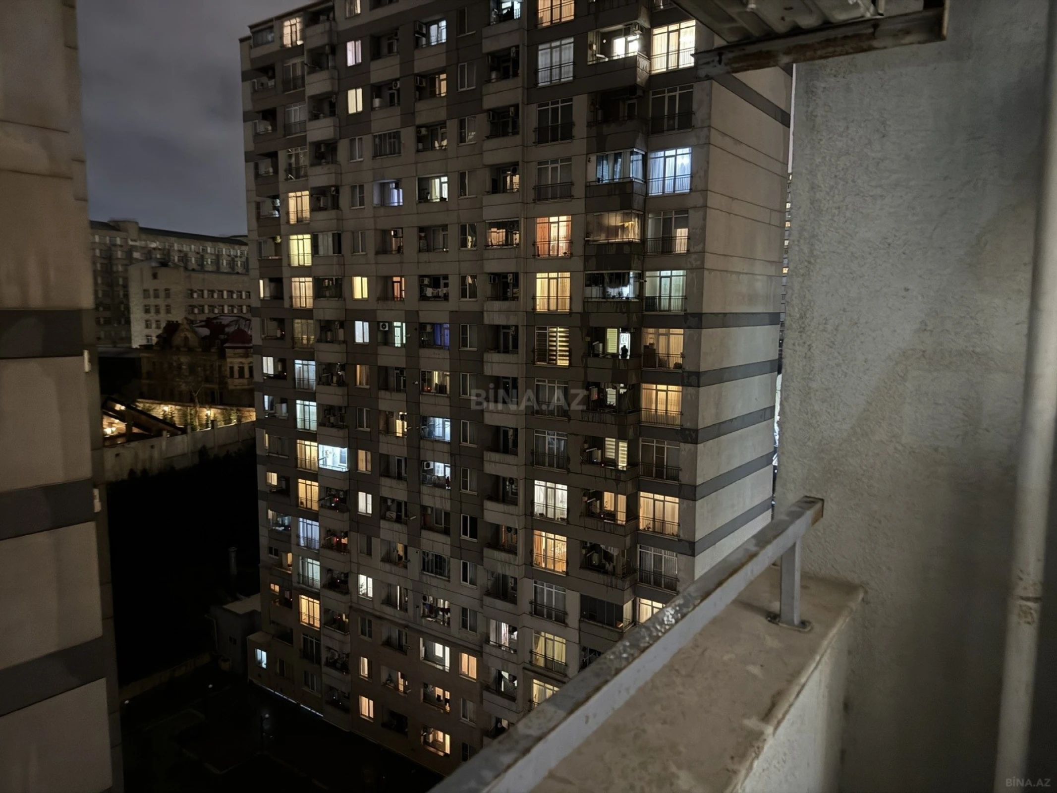 Satılır 2 otaqlı mənzil 72 m²