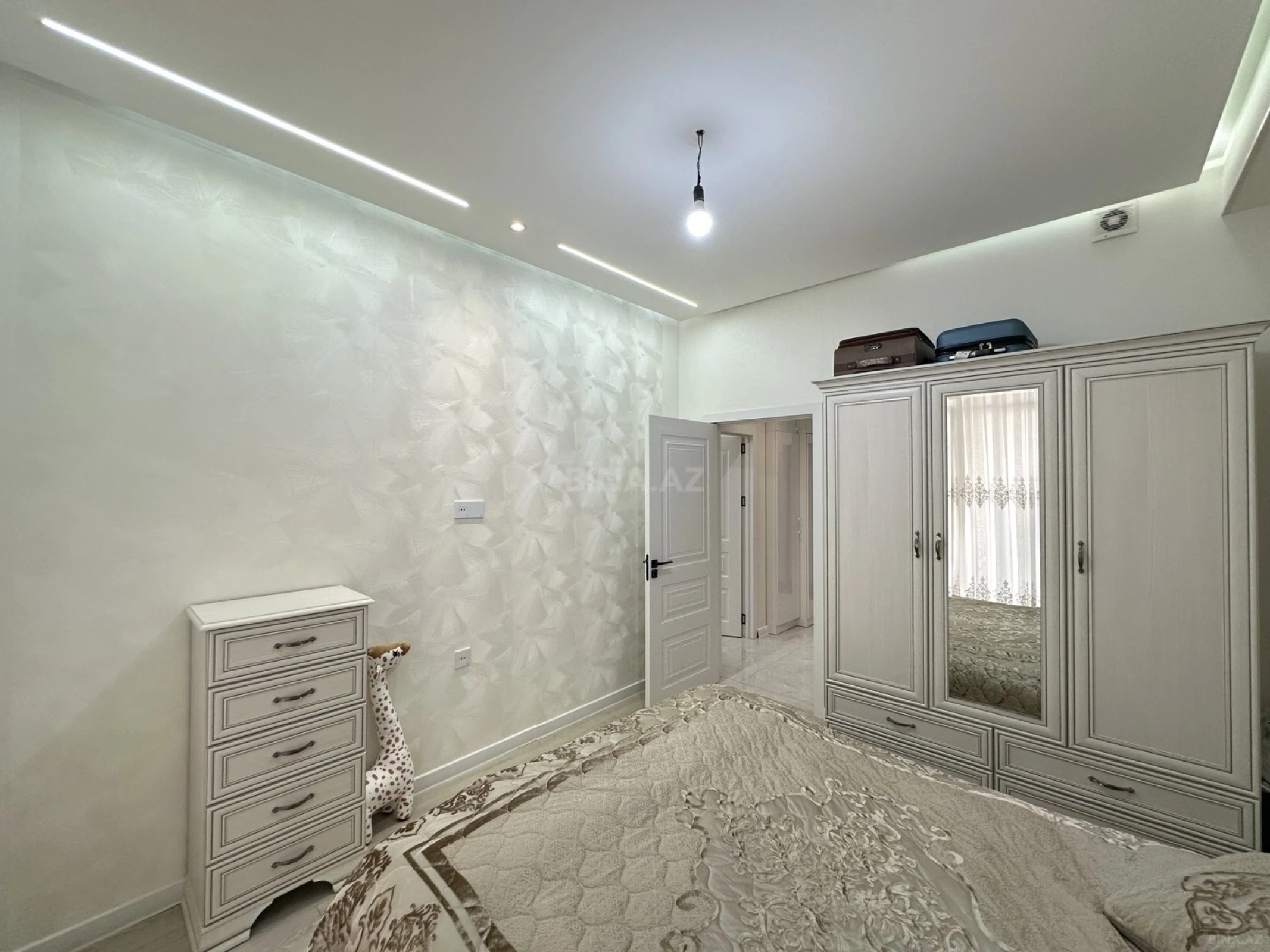 Satılır 2 otaqlı mənzil 59.6 m²