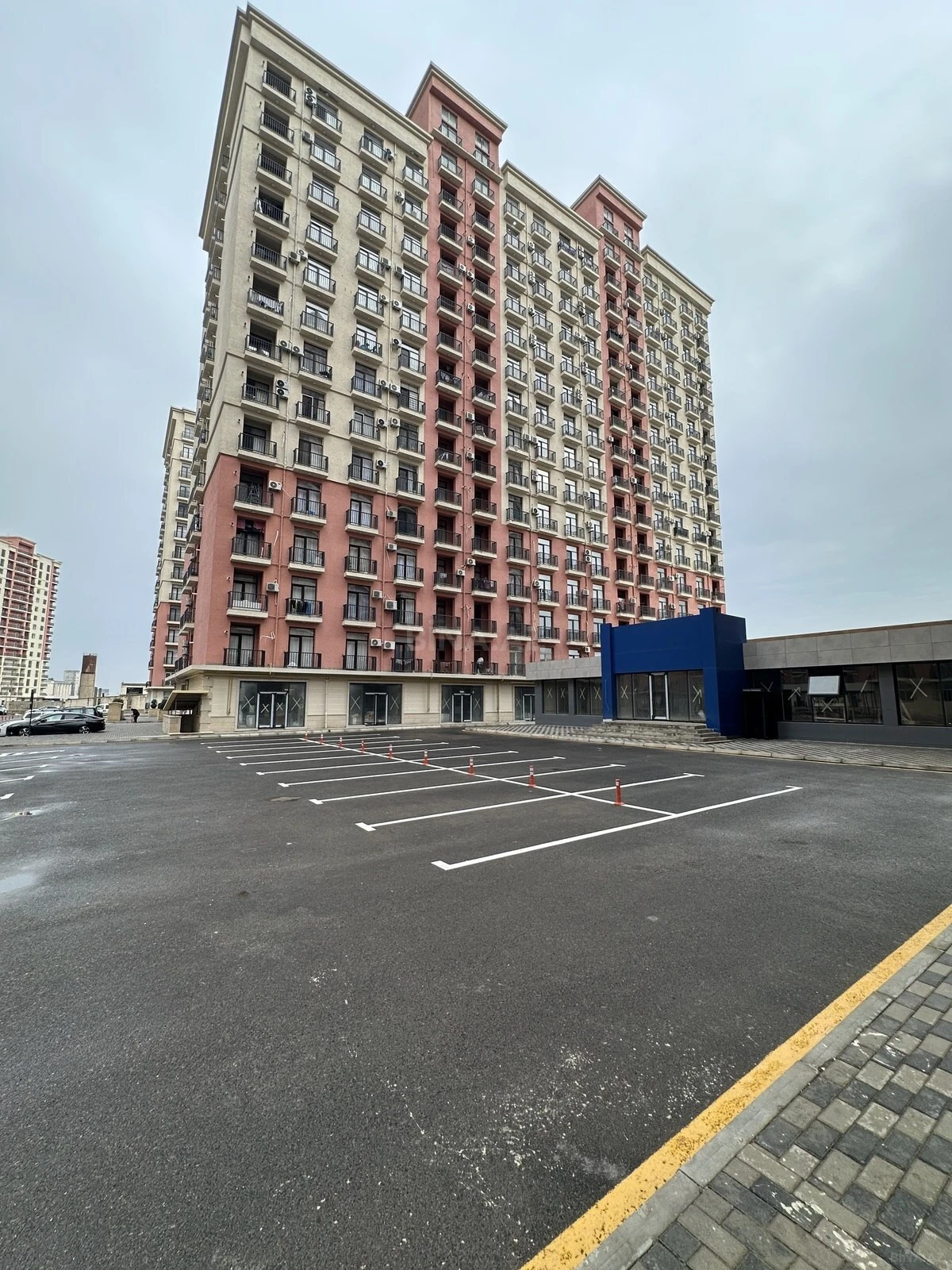 Satılır 2 otaqlı mənzil 59.6 m²