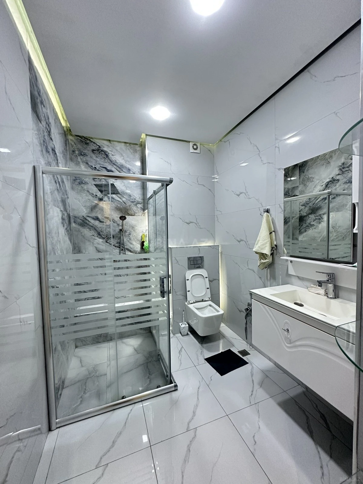 Satılır 2 otaqlı mənzil 59.6 m²