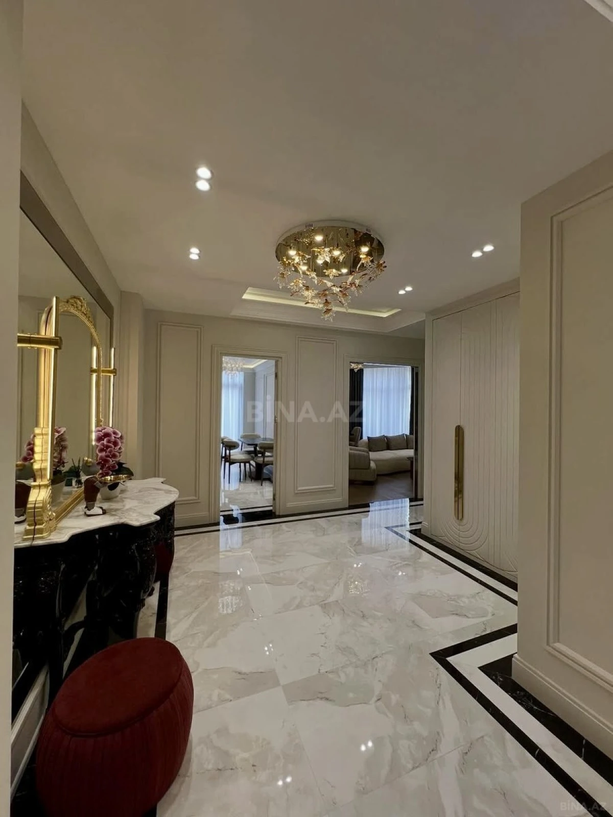 Satılır 3 otaqlı mənzil 123 m²