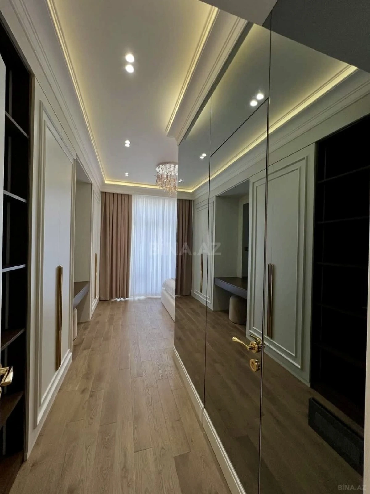 Satılır 3 otaqlı mənzil 123 m²